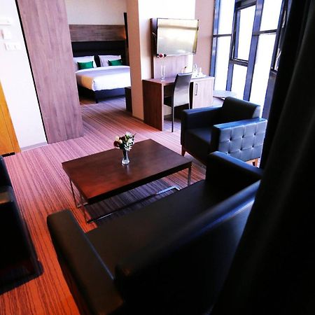 Le Zenith Hotel Oran Exterior foto